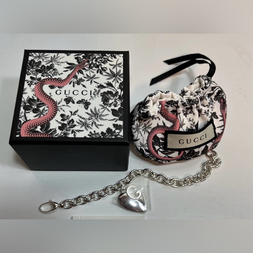 Gucci Sterling Silver Chain Bracelet with Heart Charm